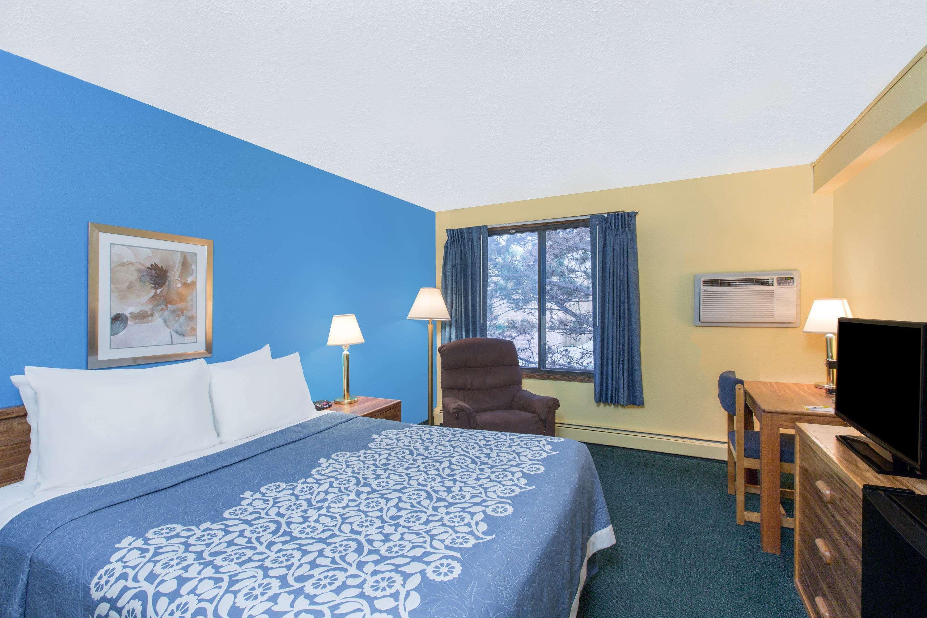Days Inn By Wyndham Sioux Falls Bagian luar foto