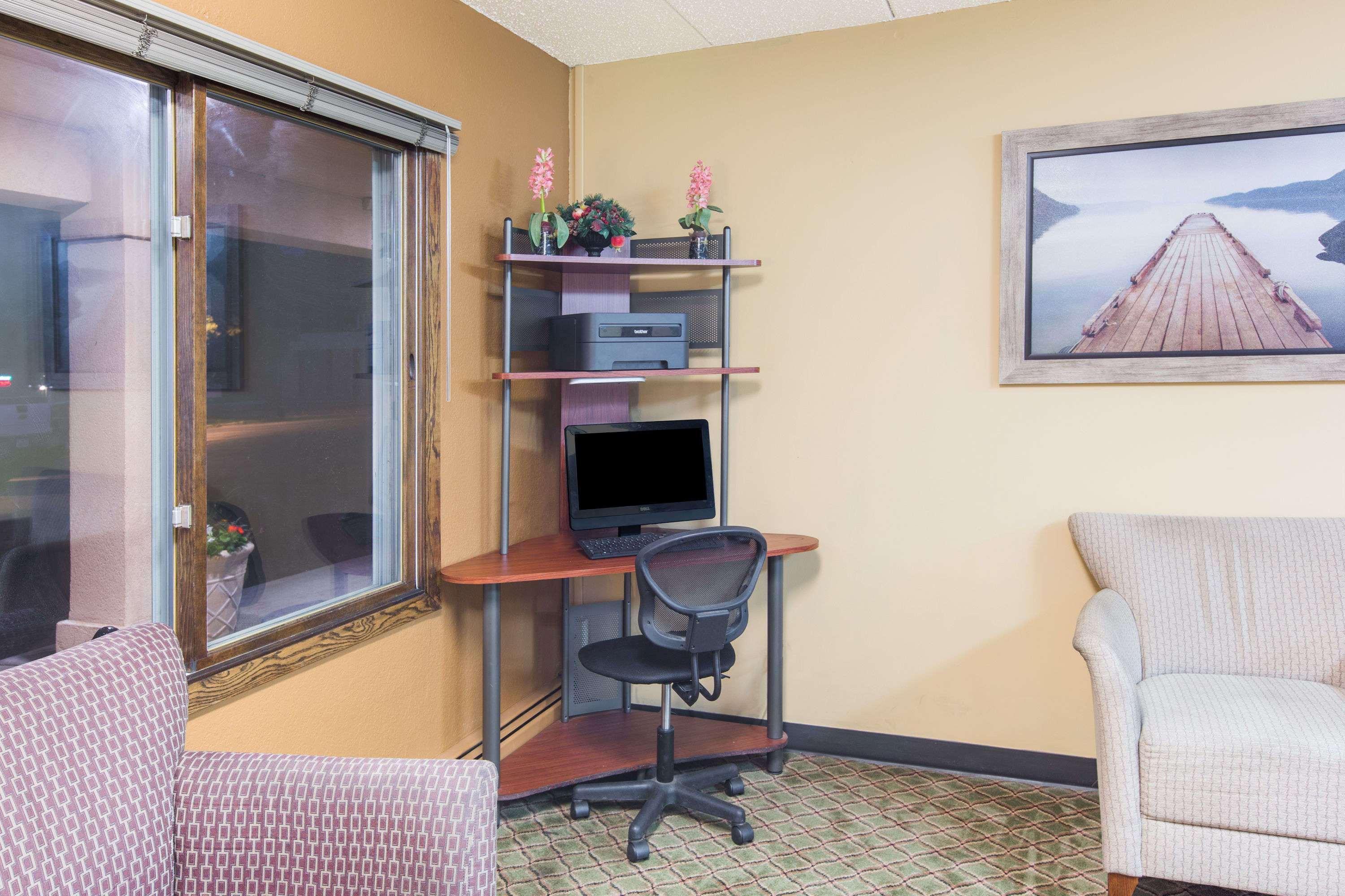 Days Inn By Wyndham Sioux Falls Bagian luar foto
