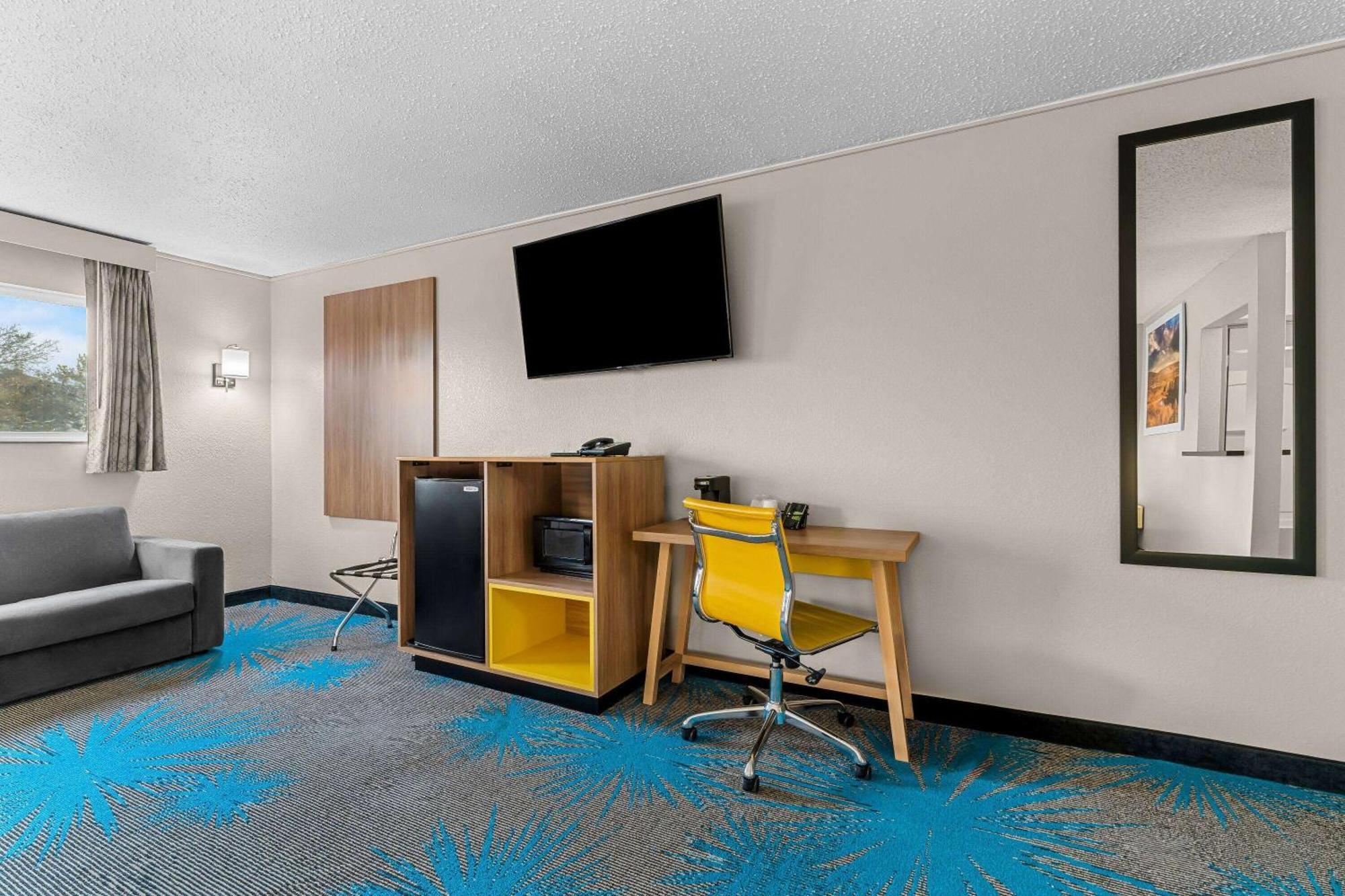 Days Inn By Wyndham Sioux Falls Bagian luar foto