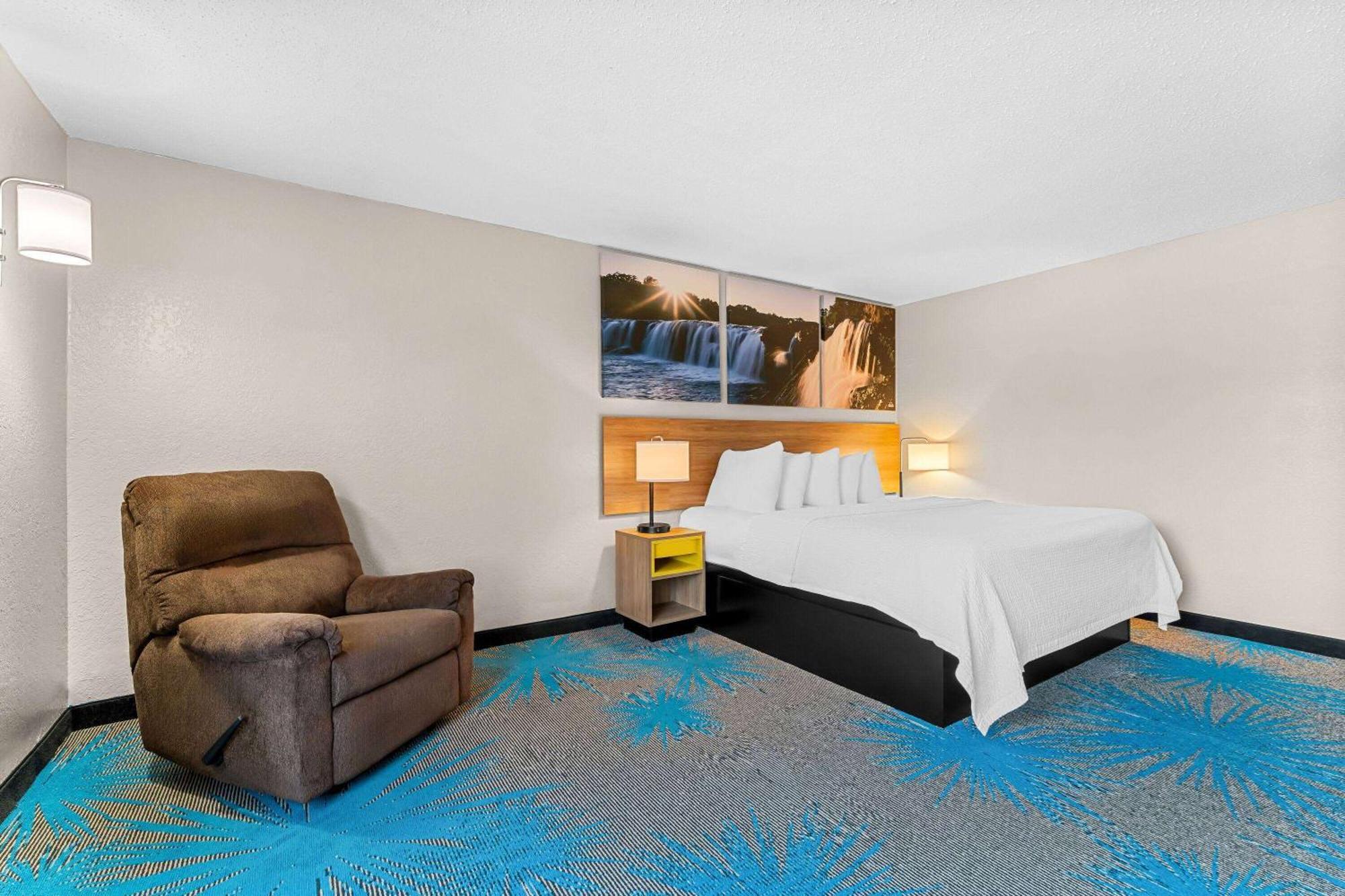 Days Inn By Wyndham Sioux Falls Bagian luar foto