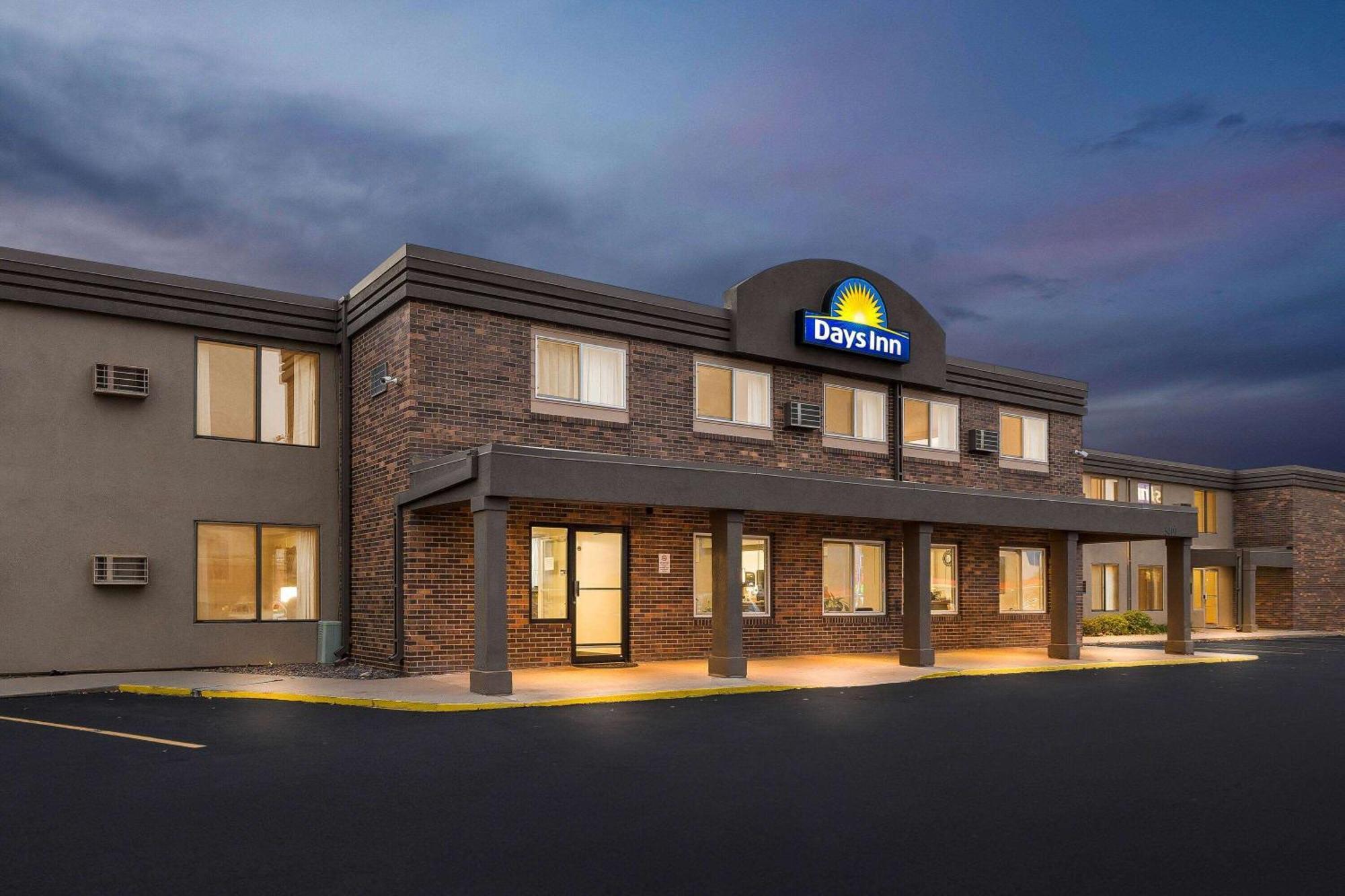 Days Inn By Wyndham Sioux Falls Bagian luar foto