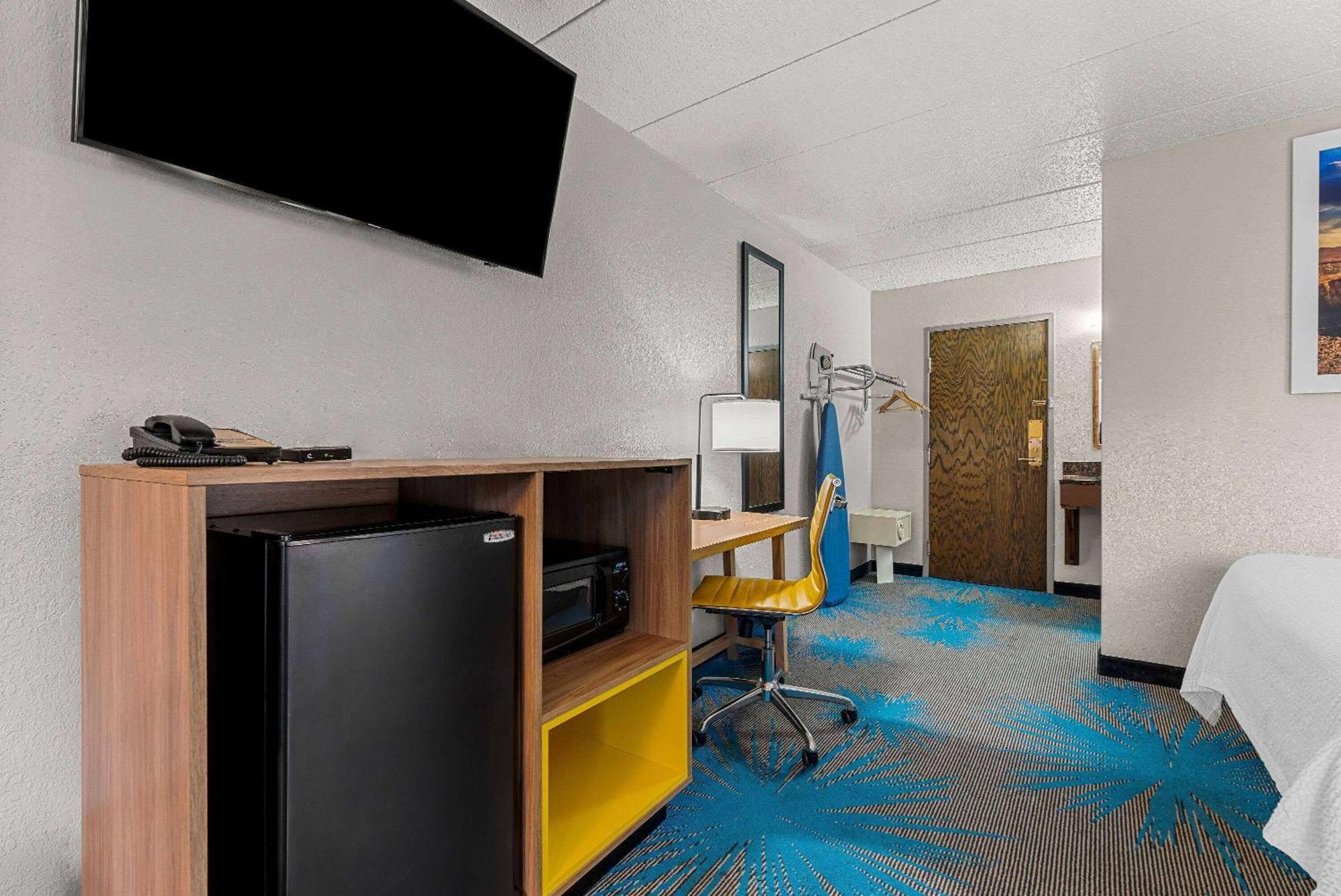 Days Inn By Wyndham Sioux Falls Bagian luar foto