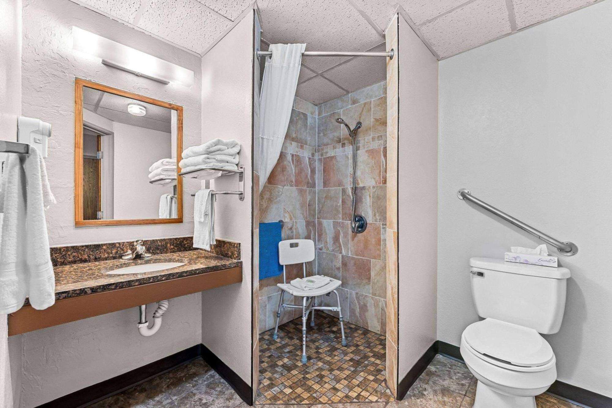 Days Inn By Wyndham Sioux Falls Bagian luar foto