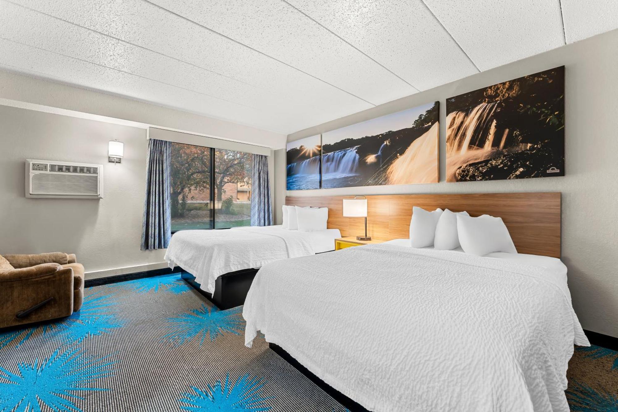 Days Inn By Wyndham Sioux Falls Bagian luar foto