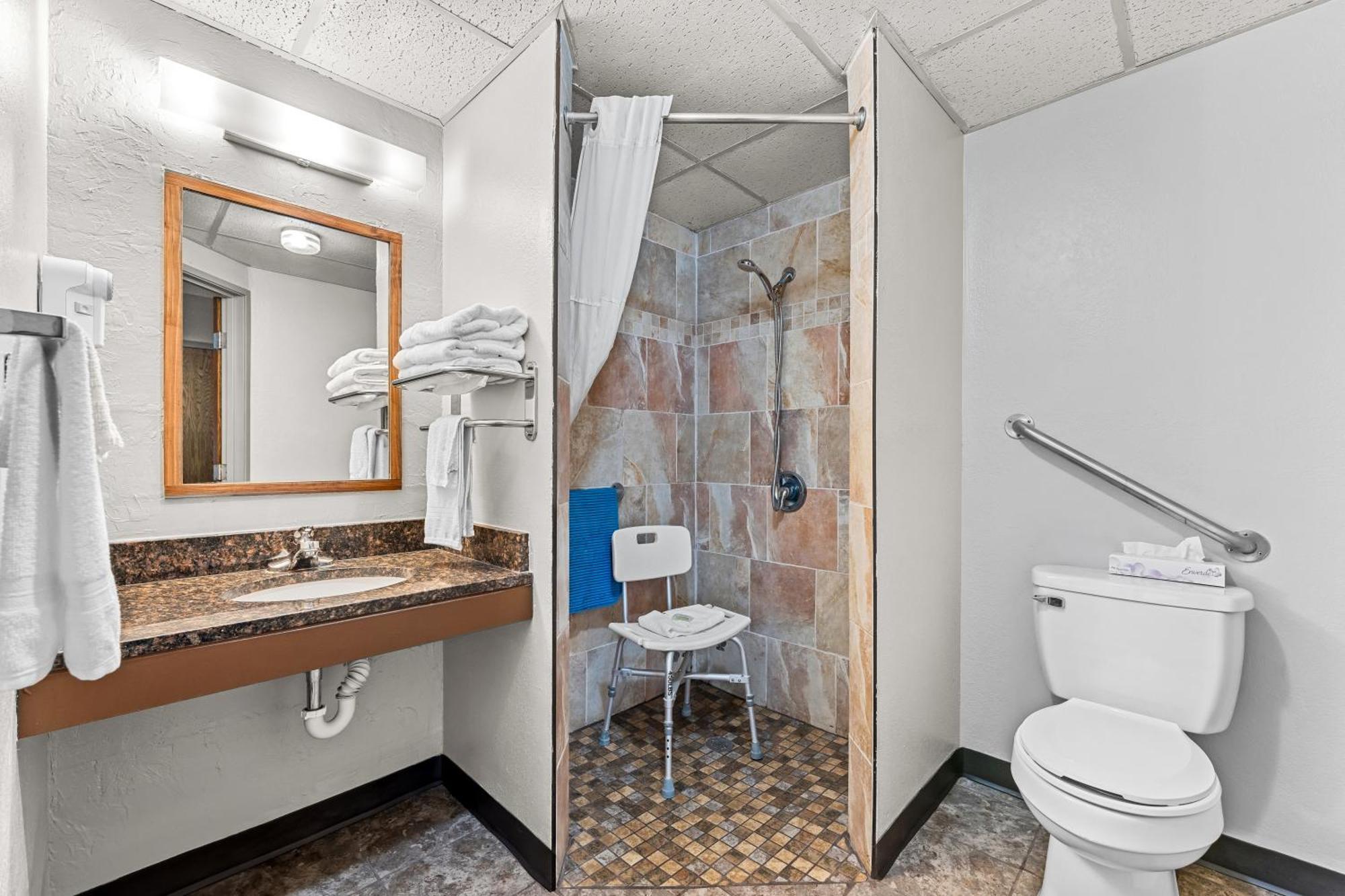 Days Inn By Wyndham Sioux Falls Bagian luar foto