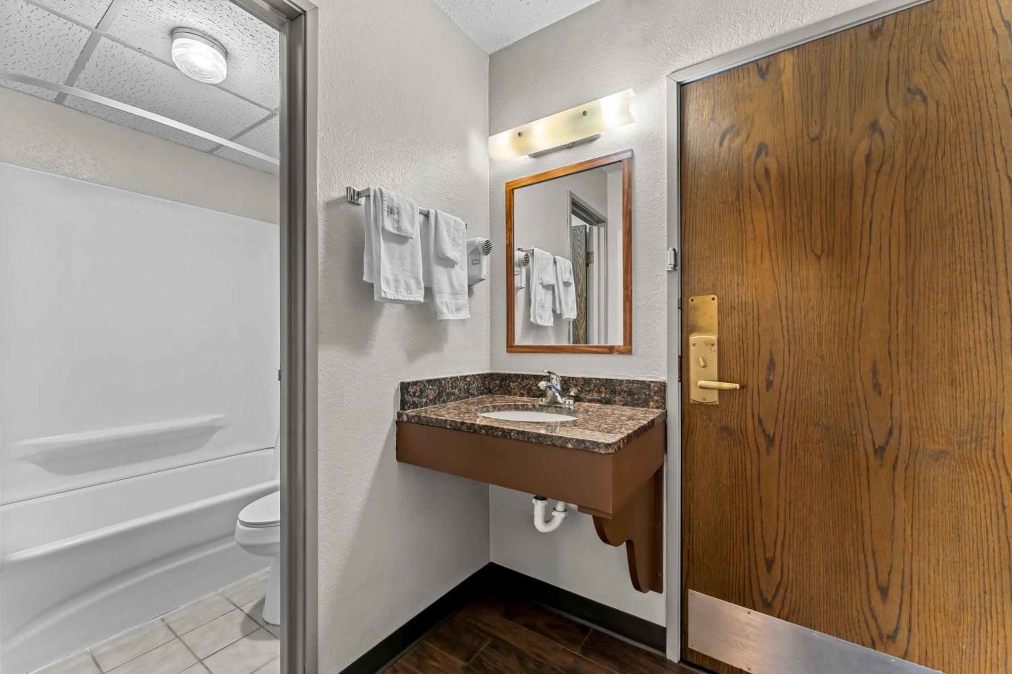 Days Inn By Wyndham Sioux Falls Bagian luar foto