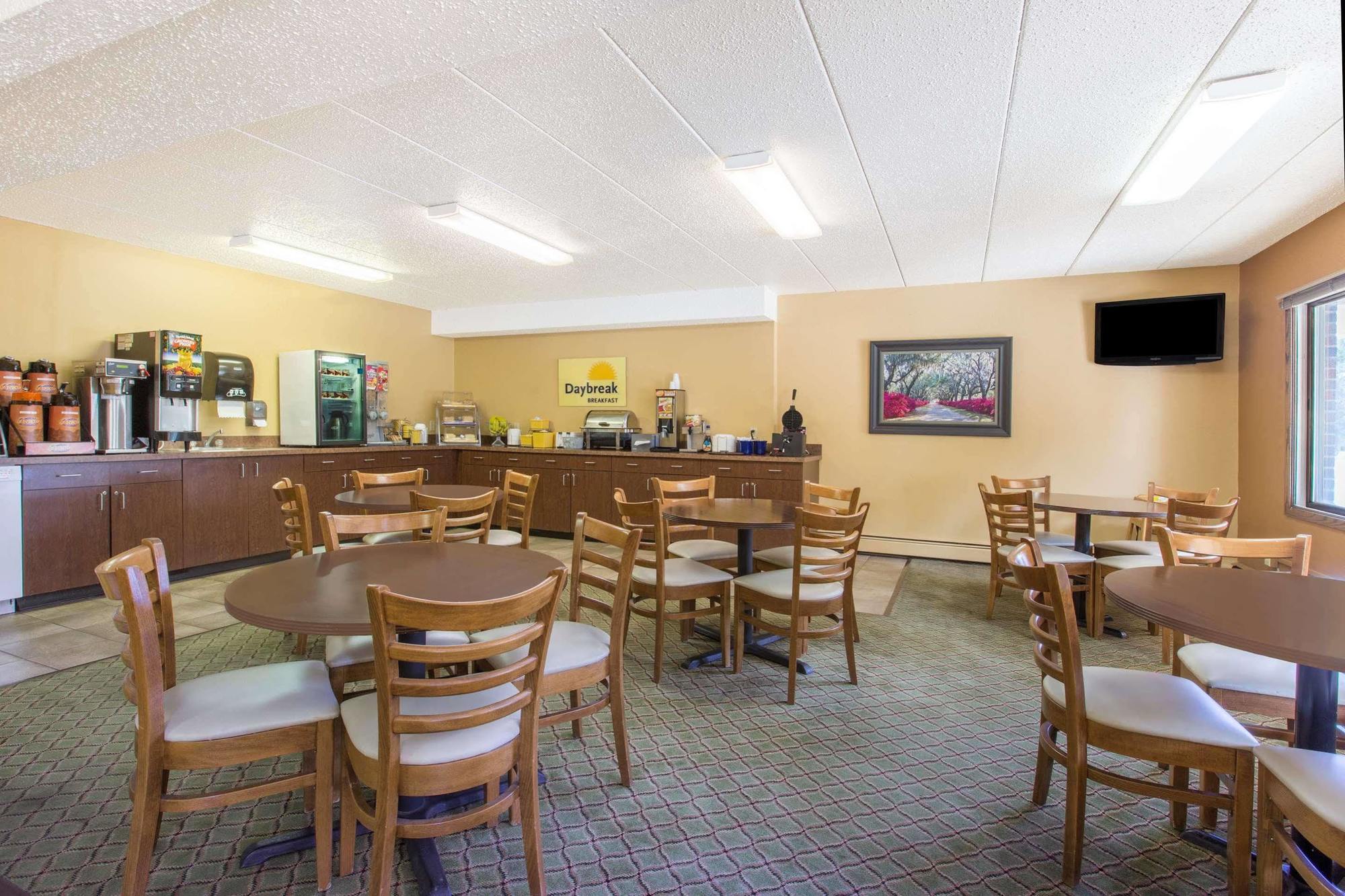 Days Inn By Wyndham Sioux Falls Bagian luar foto